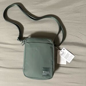 Lululemon easy access crossbody